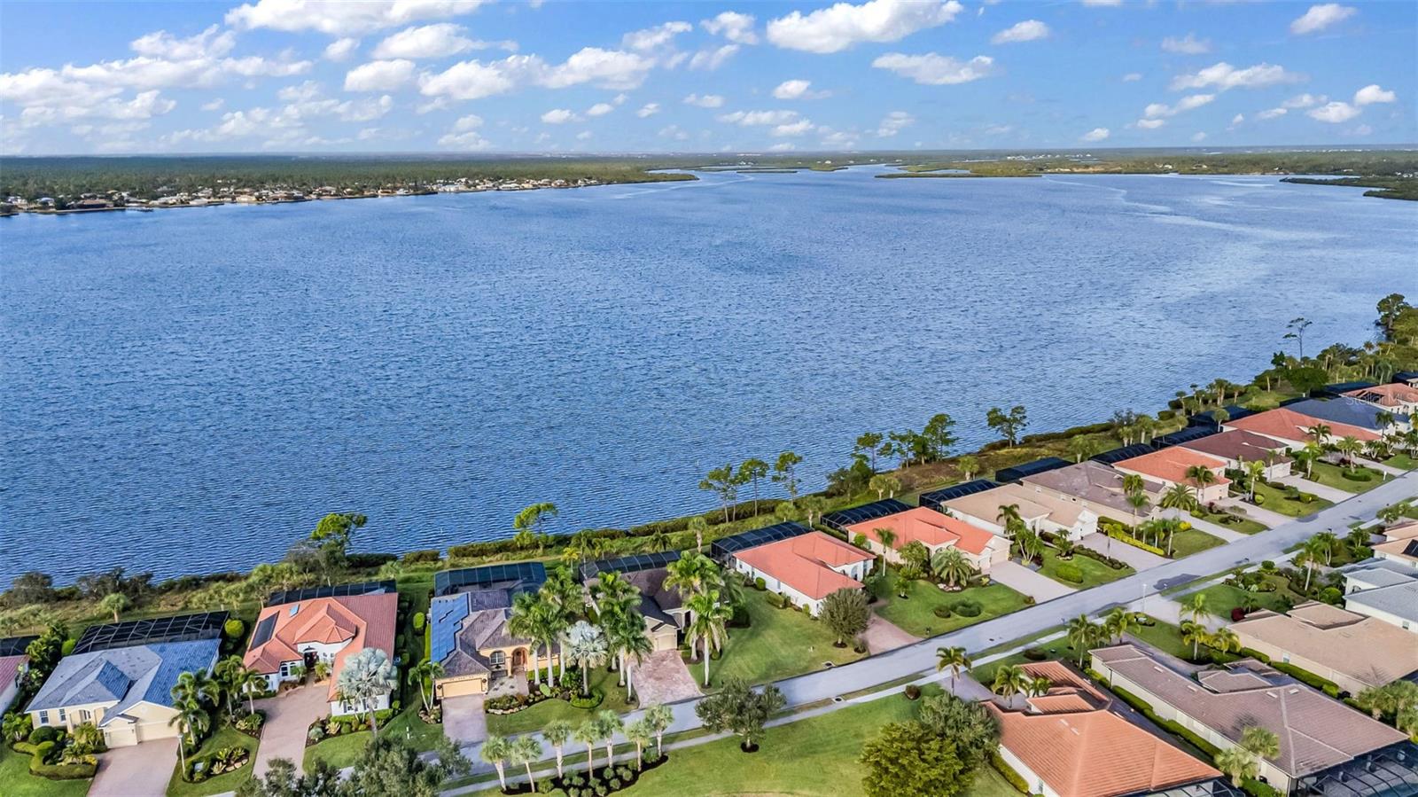 RIVERWOOD - Residential