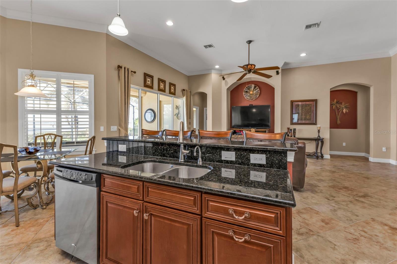 RIVERWOOD - Residential