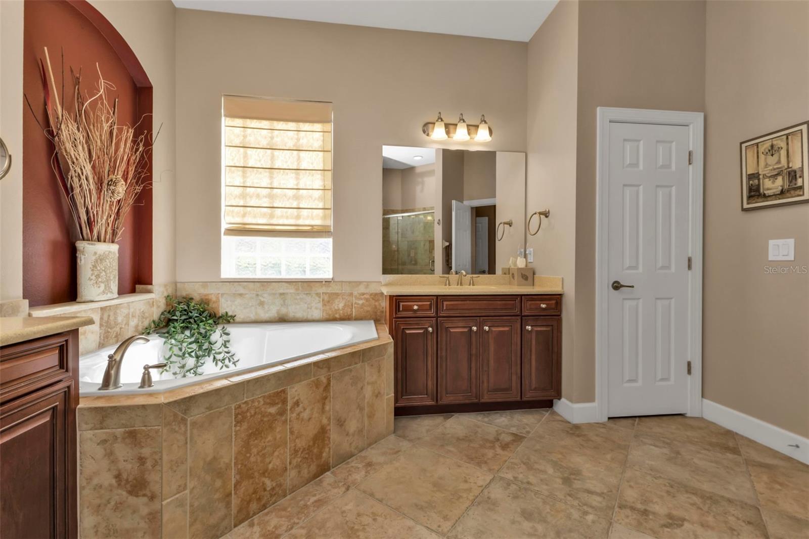 RIVERWOOD - Residential