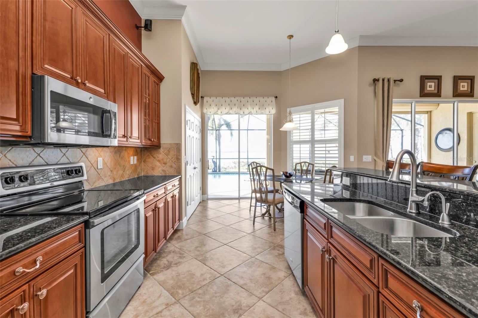 RIVERWOOD - Residential