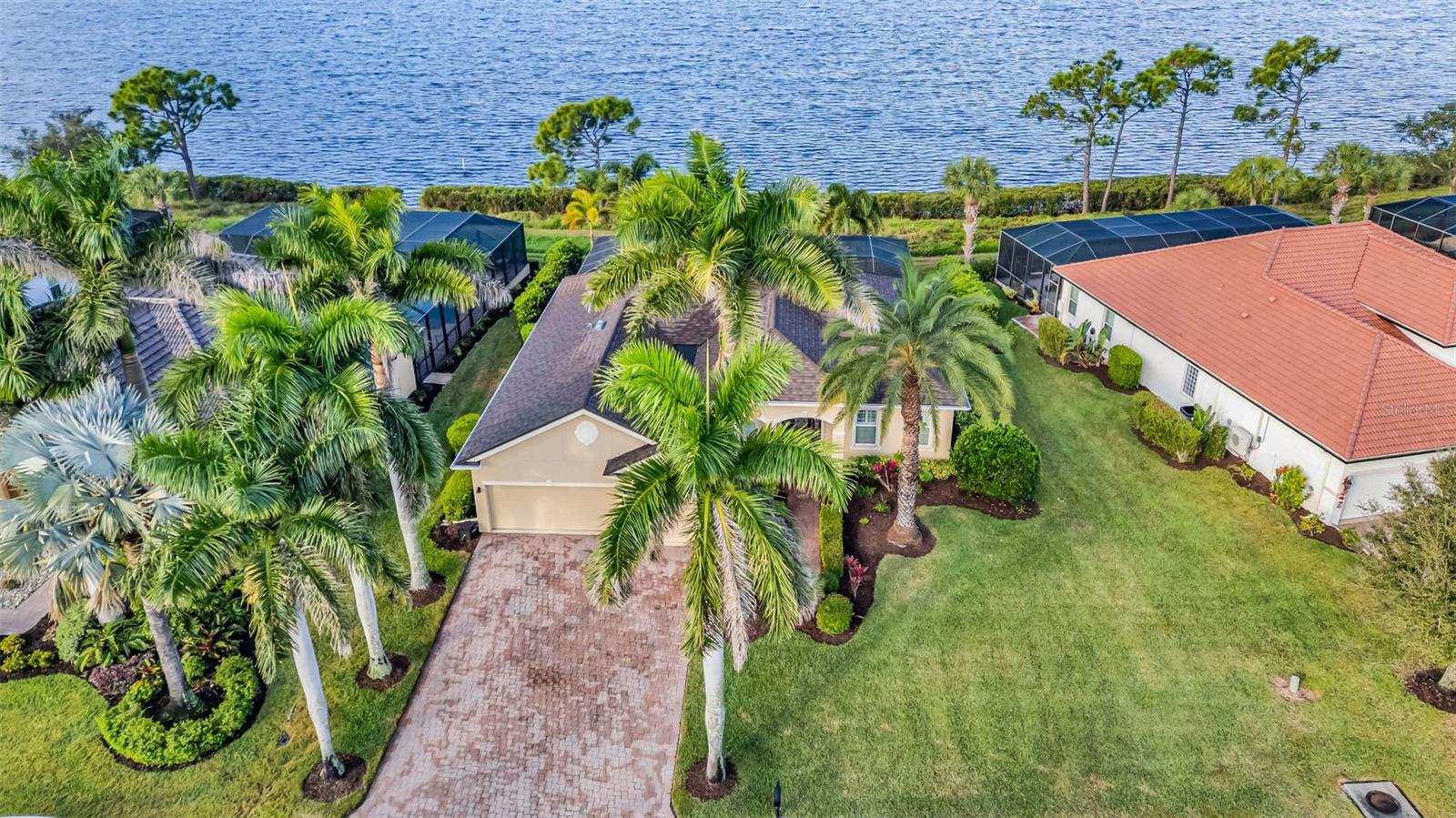 RIVERWOOD - Residential