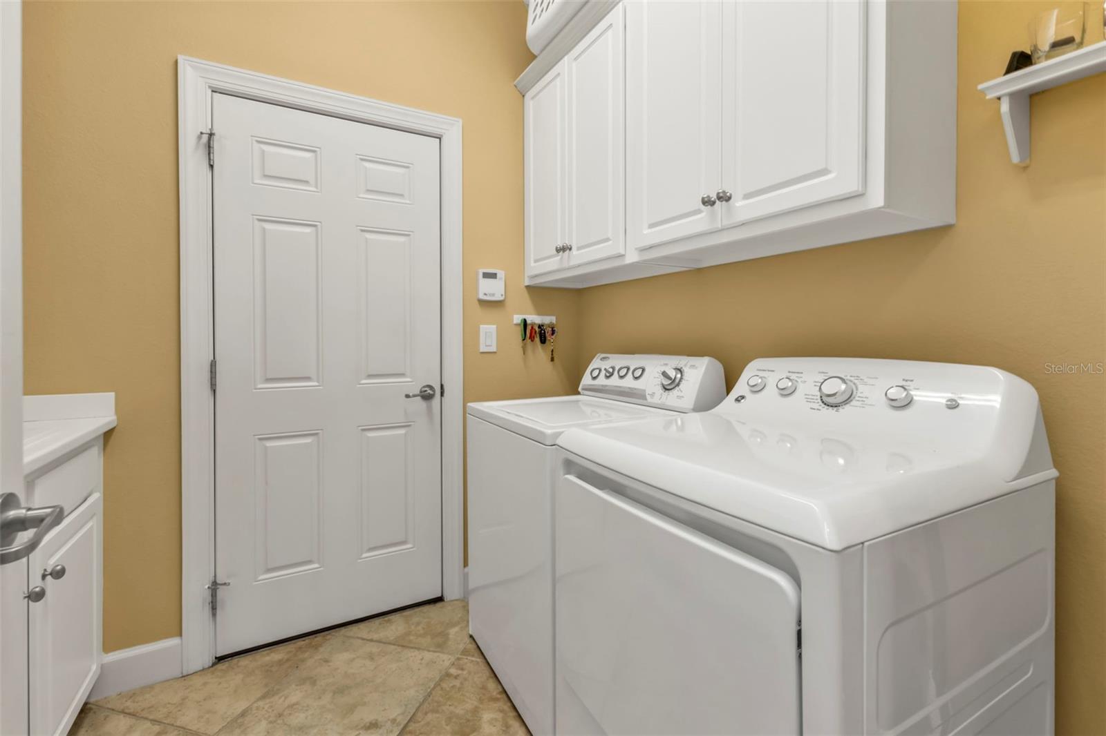 RIVERWOOD - Residential