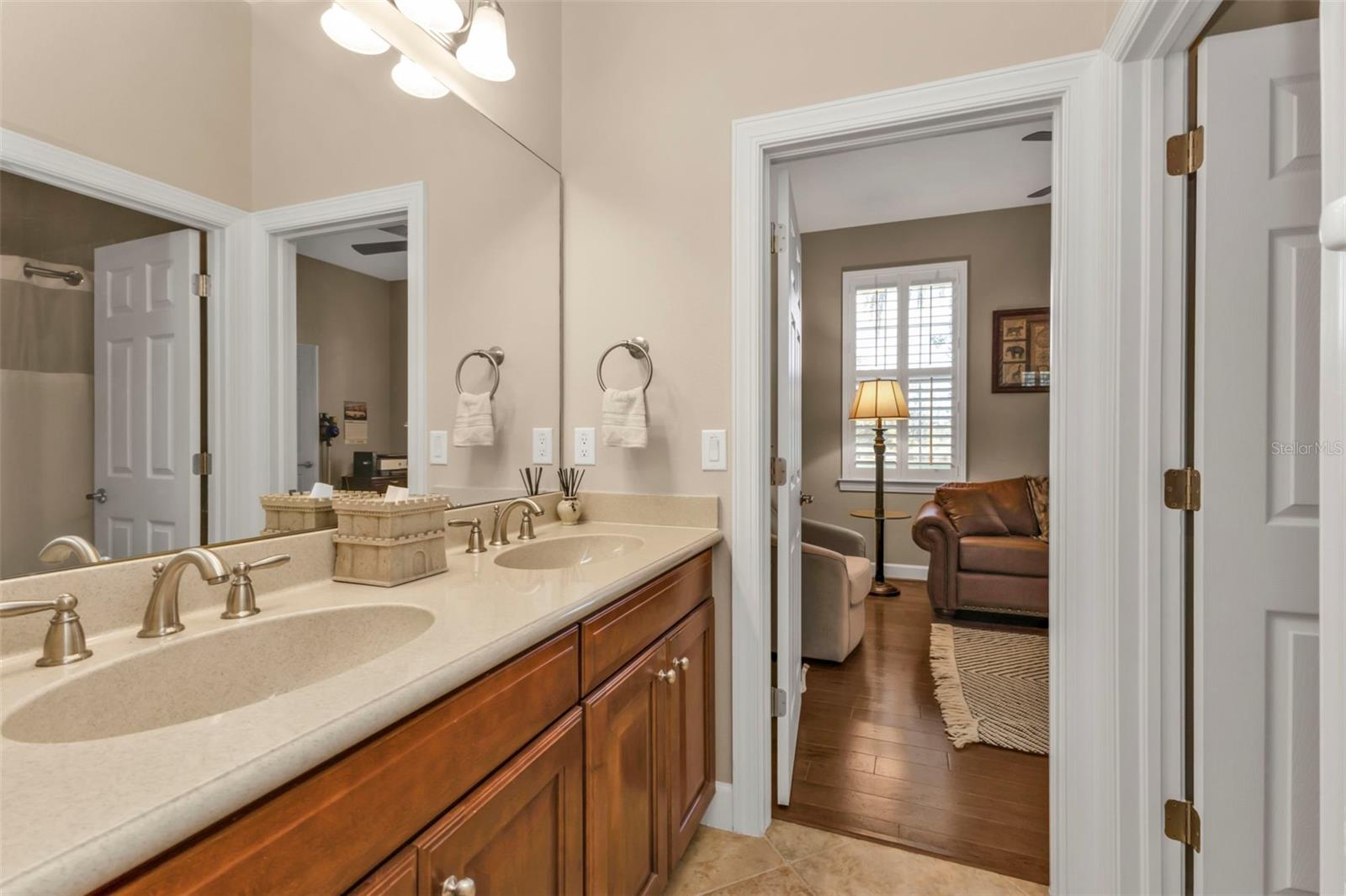 RIVERWOOD - Residential