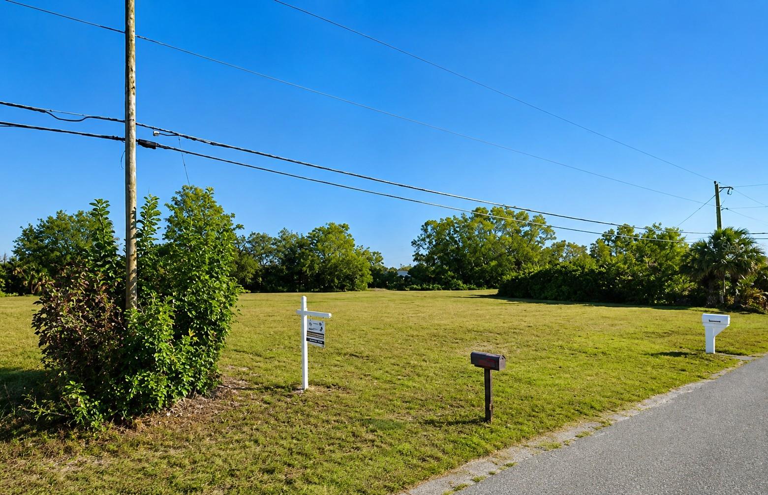 2133 NE 25TH TER