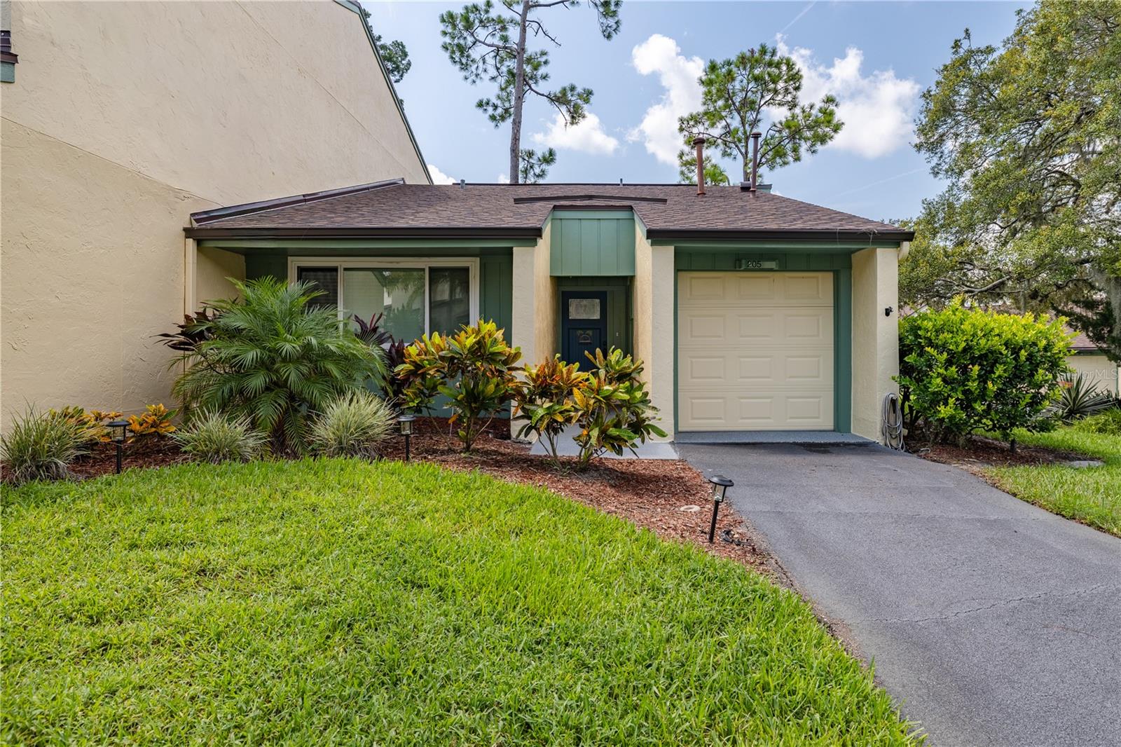 SUGAR MILL GOLF TWNHS CONDO - Residential Lease