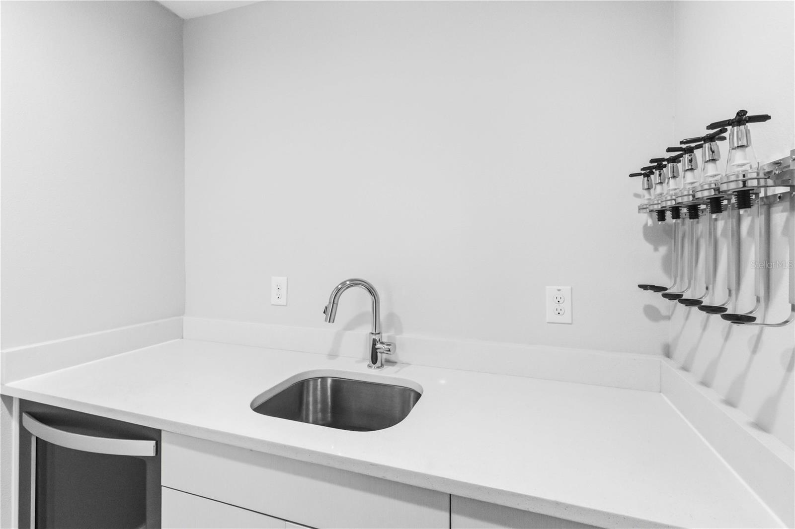 LAS AZOTEAS TWNHMS - Residential