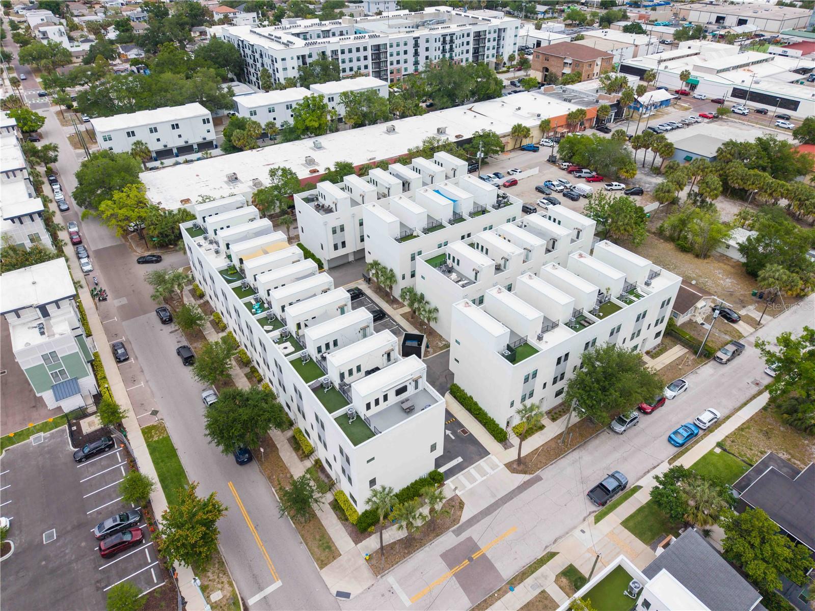 LAS AZOTEAS TWNHMS - Residential