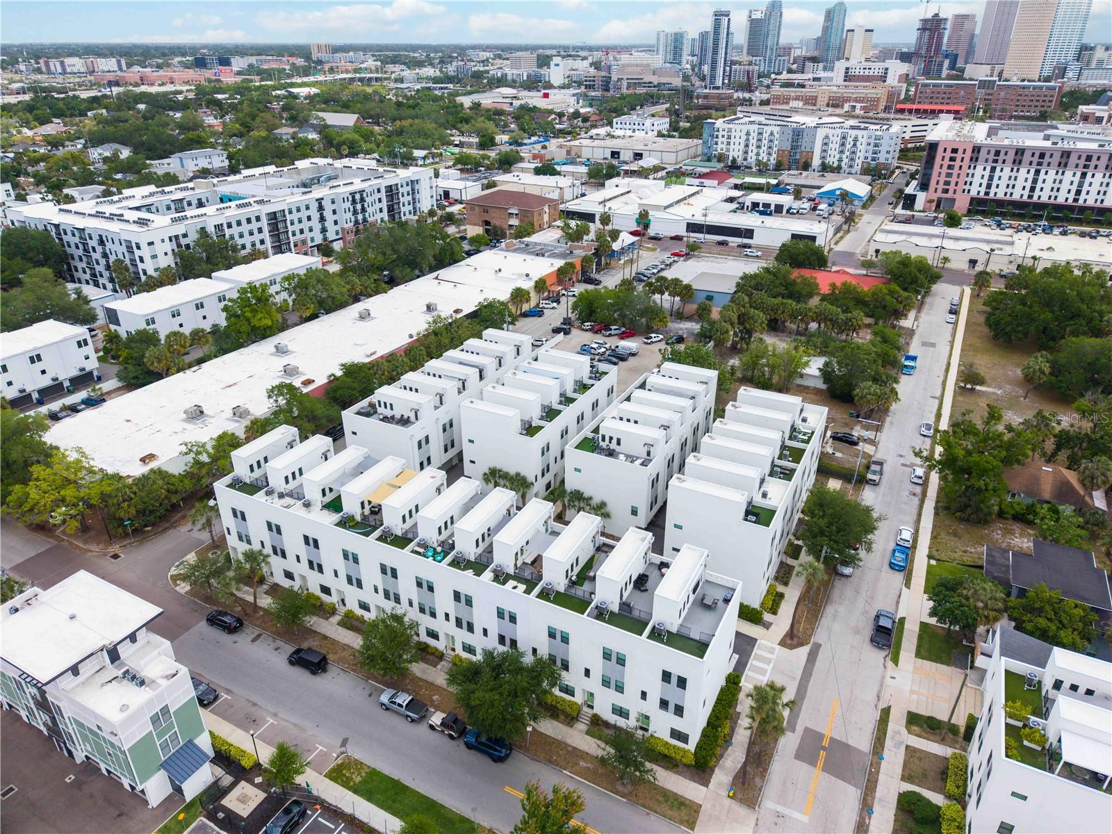 LAS AZOTEAS TWNHMS - Residential