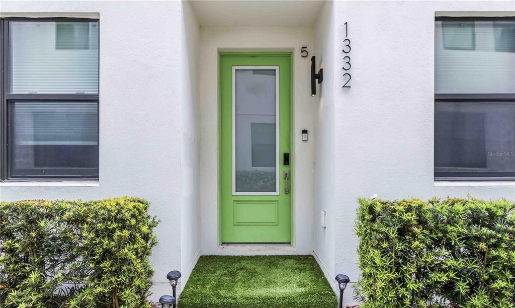 Photo of 1332 W Gray Street #5, Tampa, FL 33606 (MLS # TB8496312)