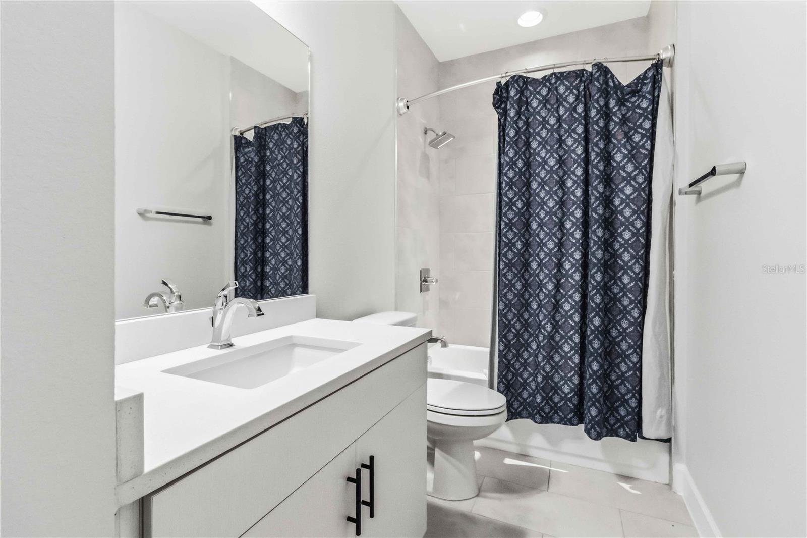 LAS AZOTEAS TWNHMS - Residential