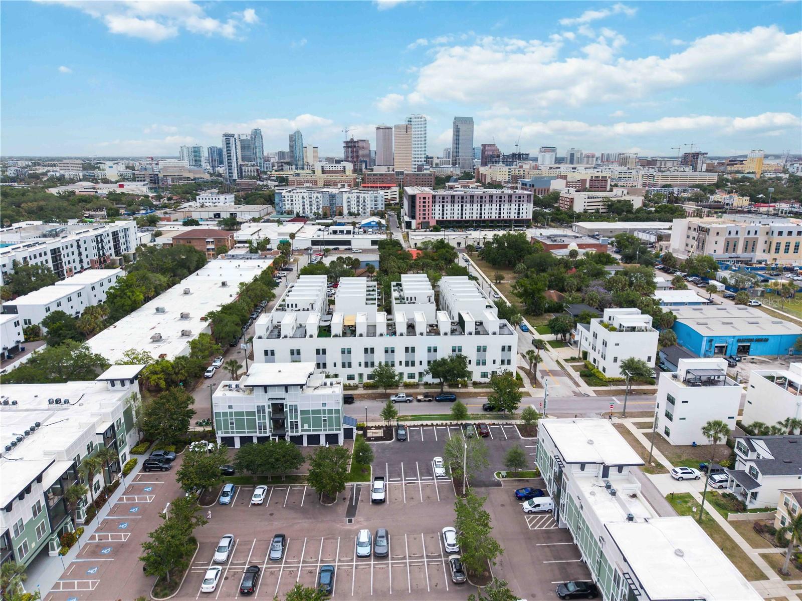 LAS AZOTEAS TWNHMS - Residential