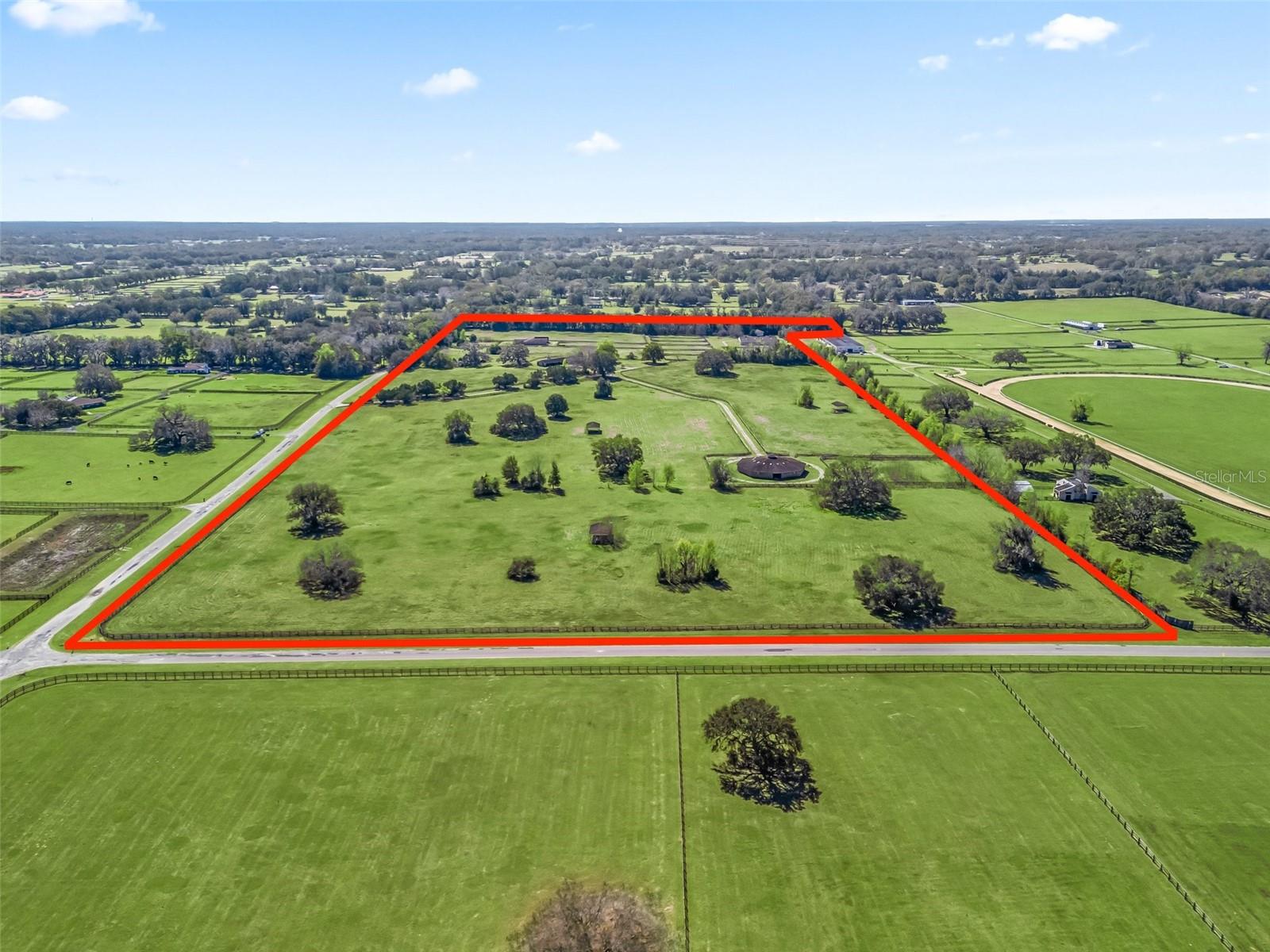 CARDINAL HILL COMPLEX - Farm