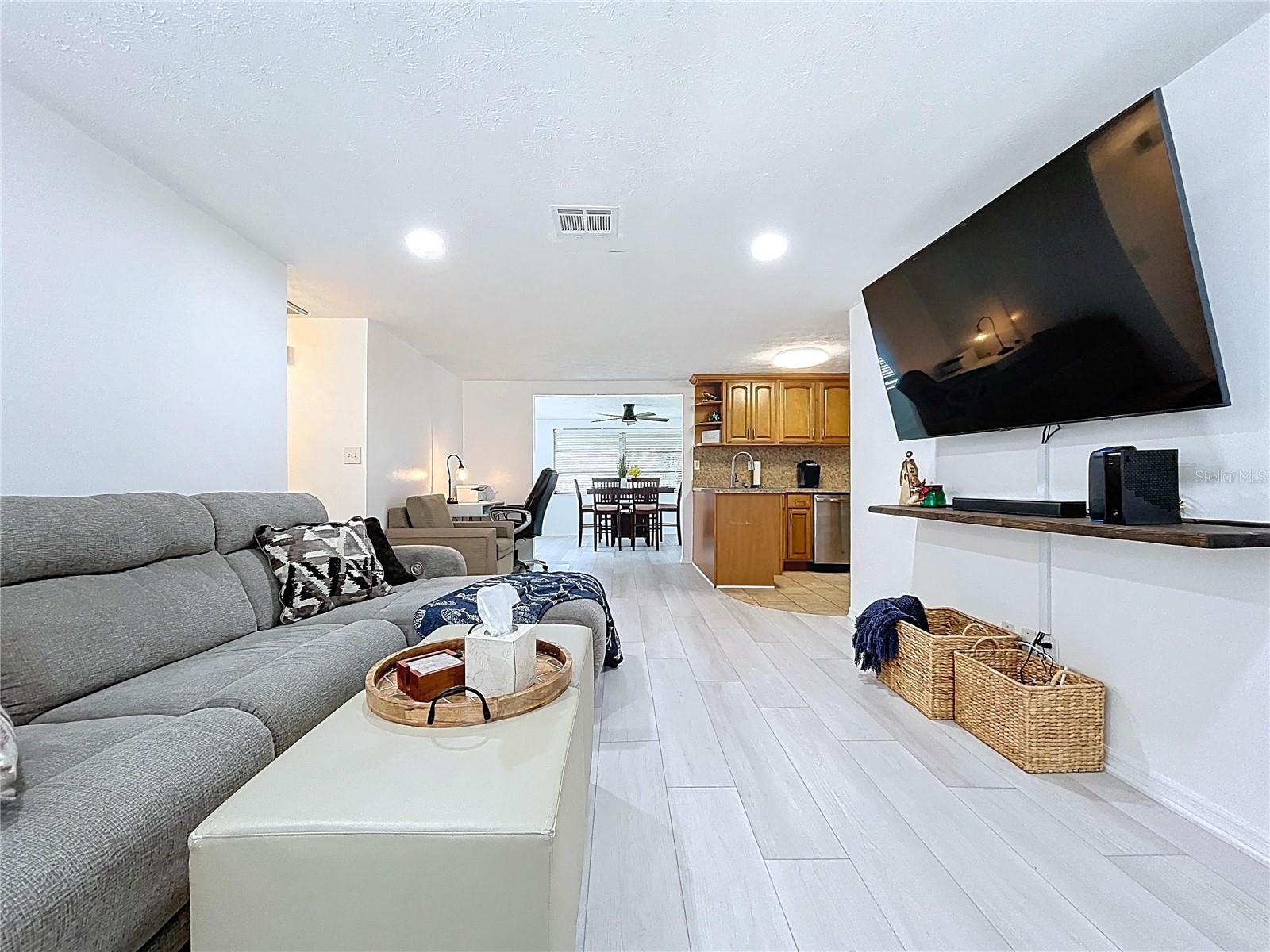 TAHITIAN DEV SUB - Residential Lease