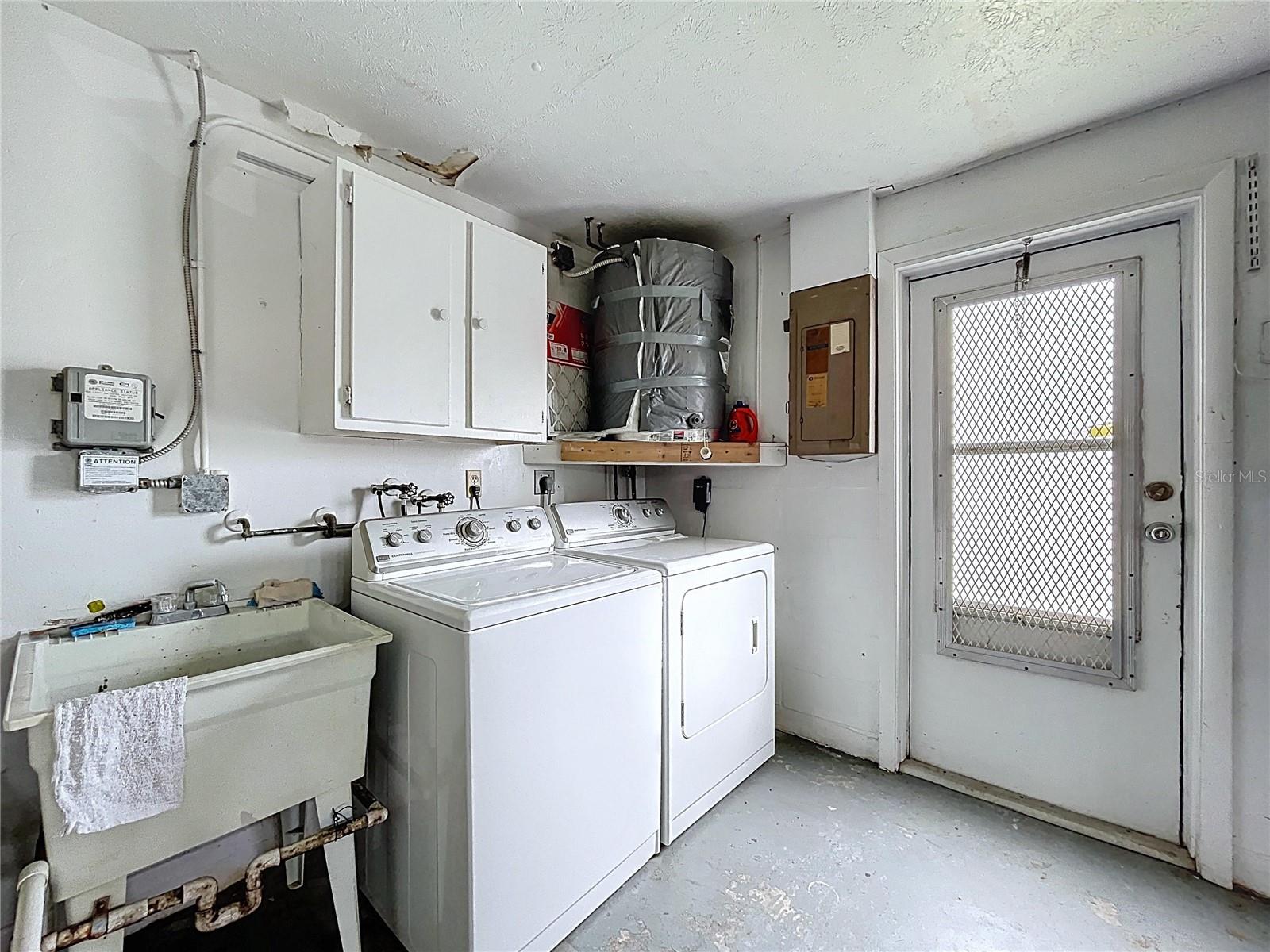 TAHITIAN DEV SUB - Residential Lease