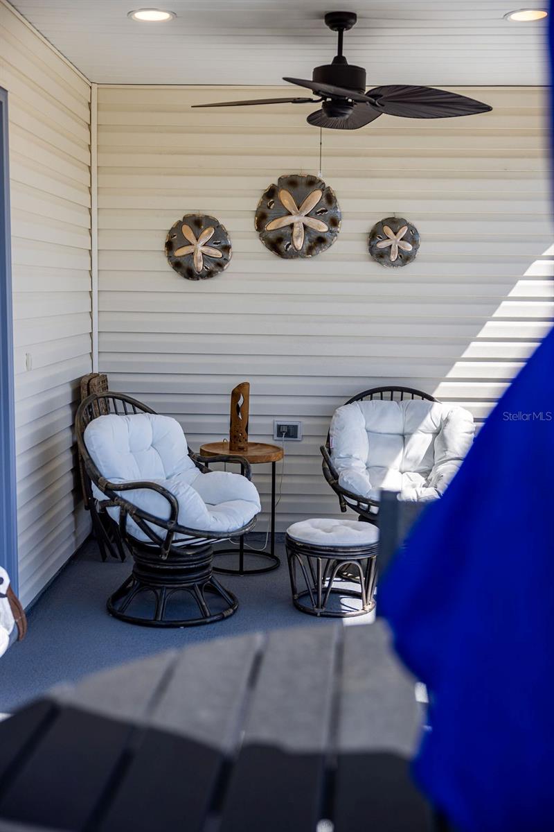 VILLAGES/SOUTHERN OAKS UN 216 - Residential