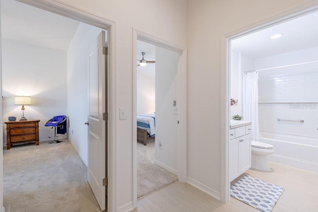 VILLAGES/SOUTHERN OAKS UN 216 - Residential