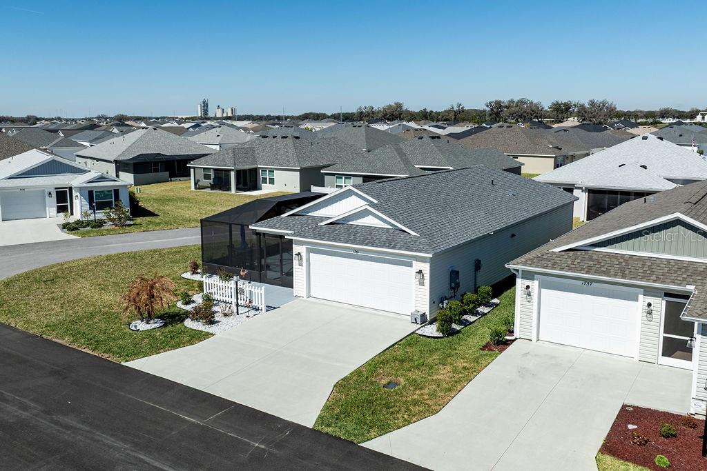 VILLAGES/SOUTHERN OAKS UN 216 - Residential