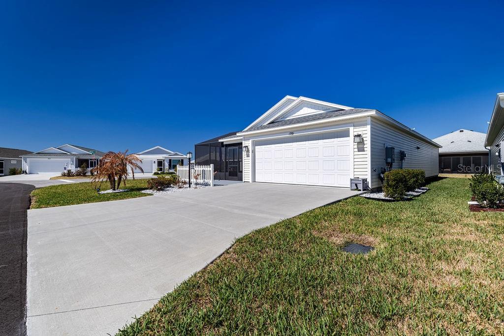 VILLAGES/SOUTHERN OAKS UN 216 - Residential