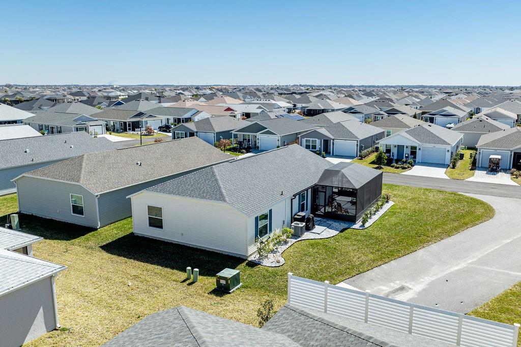 VILLAGES/SOUTHERN OAKS UN 216 - Residential