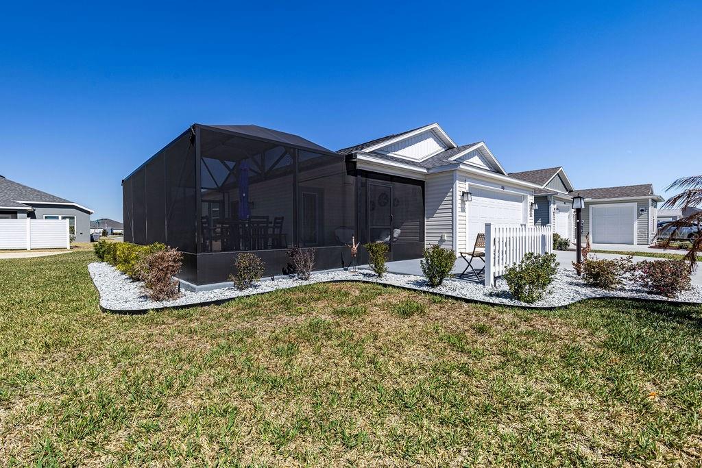 VILLAGES/SOUTHERN OAKS UN 216 - Residential