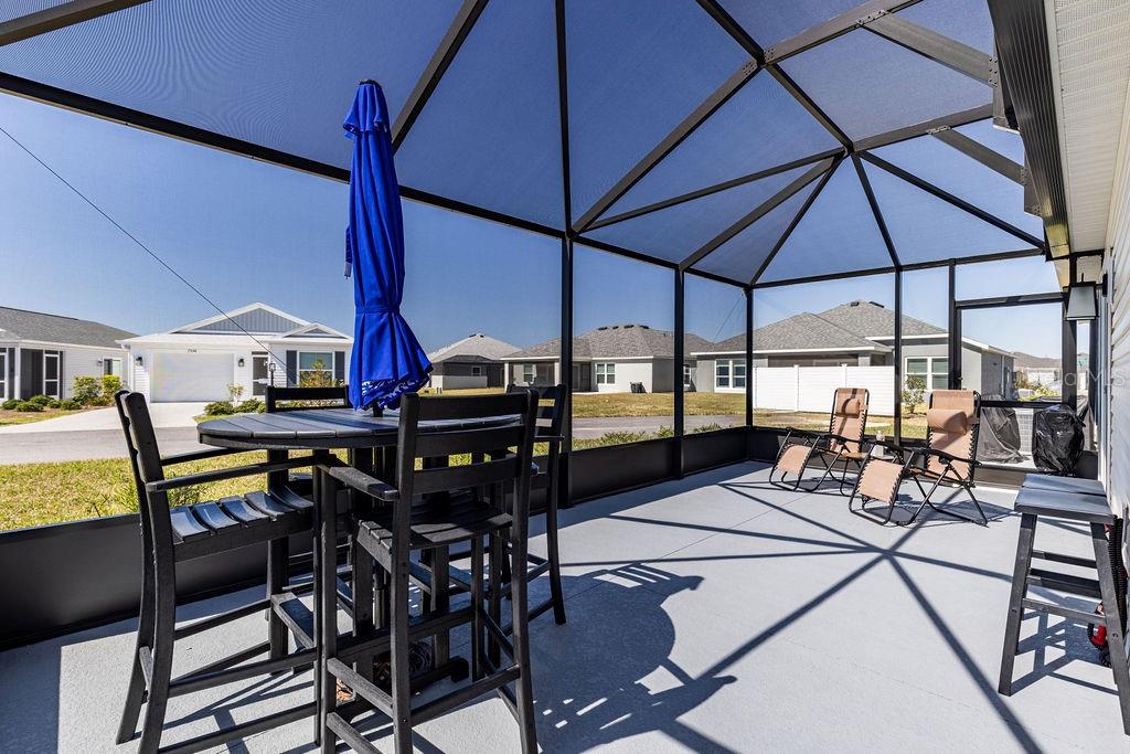 VILLAGES/SOUTHERN OAKS UN 216 - Residential