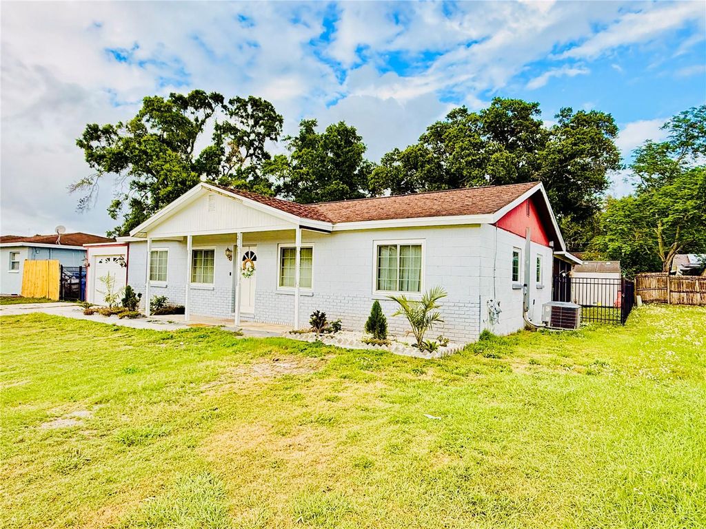Photo of 2416 Wishing Well Circle, Tampa, FL 33619 (MLS # TB8496234)