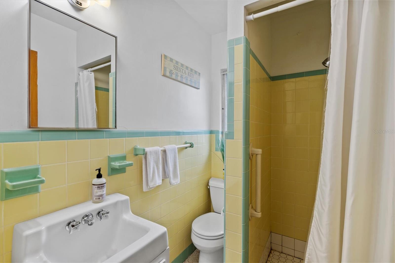 RINGLING PARK - Residential Lease