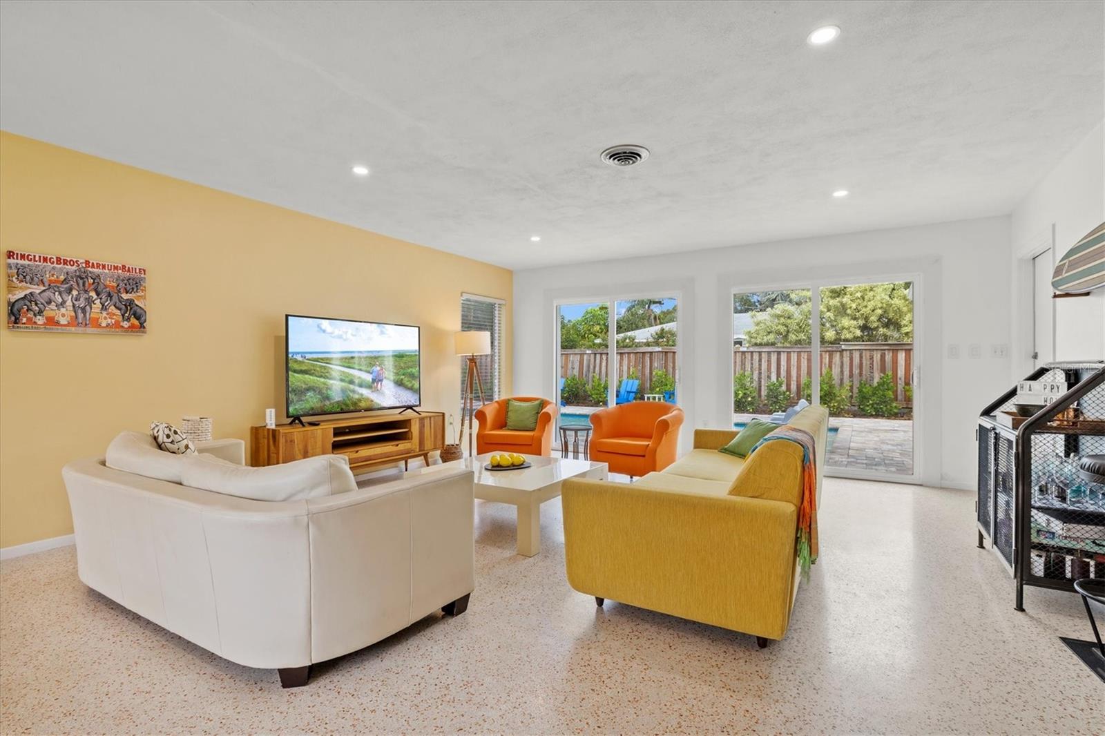 RINGLING PARK - Residential Lease