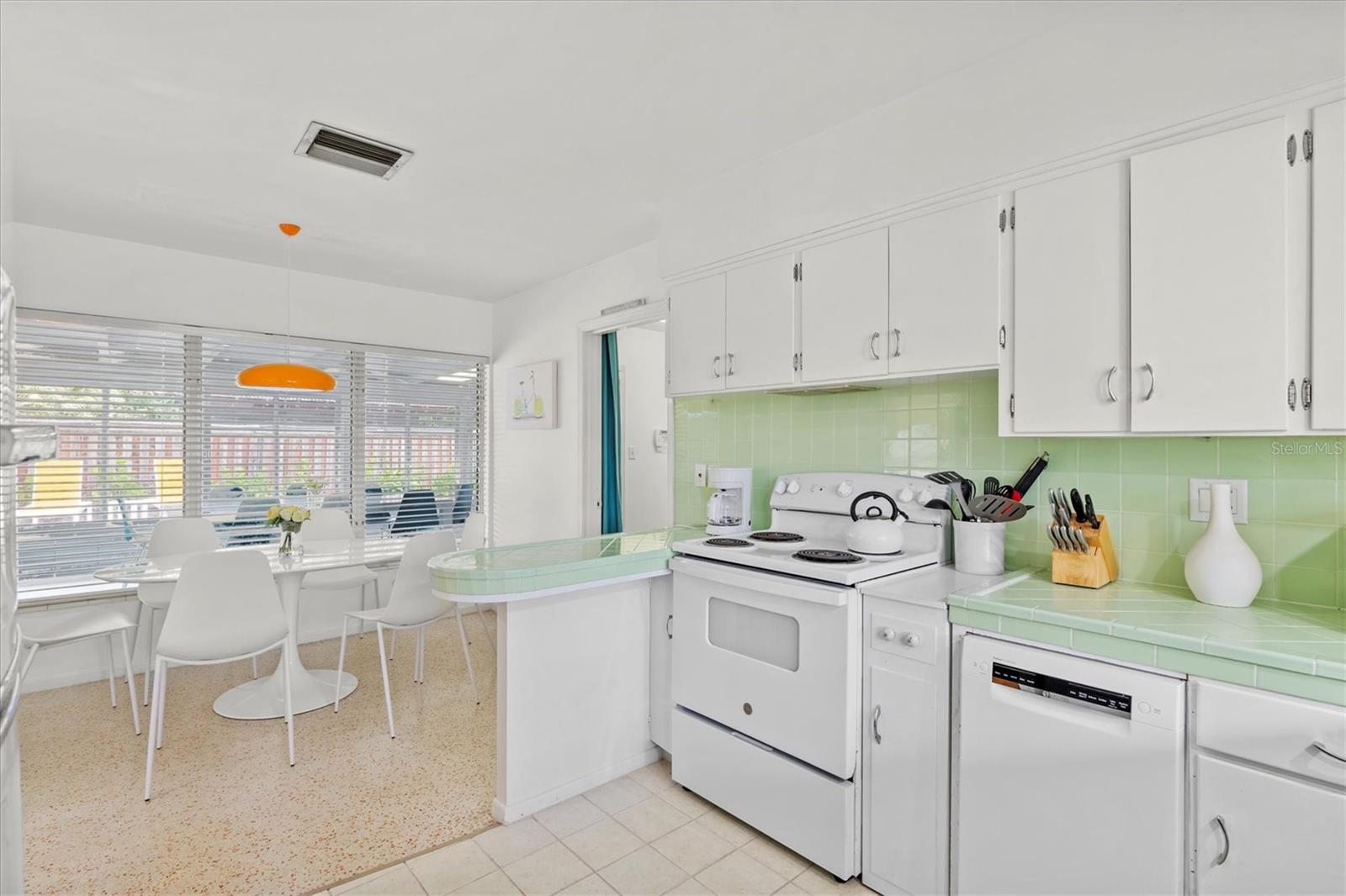 RINGLING PARK - Residential Lease