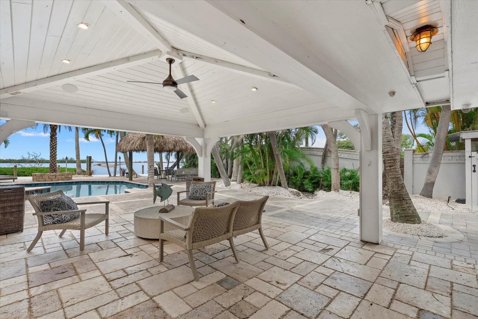 BAY BEACH - Residential