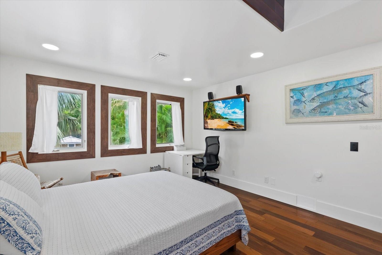 BAY BEACH - Residential