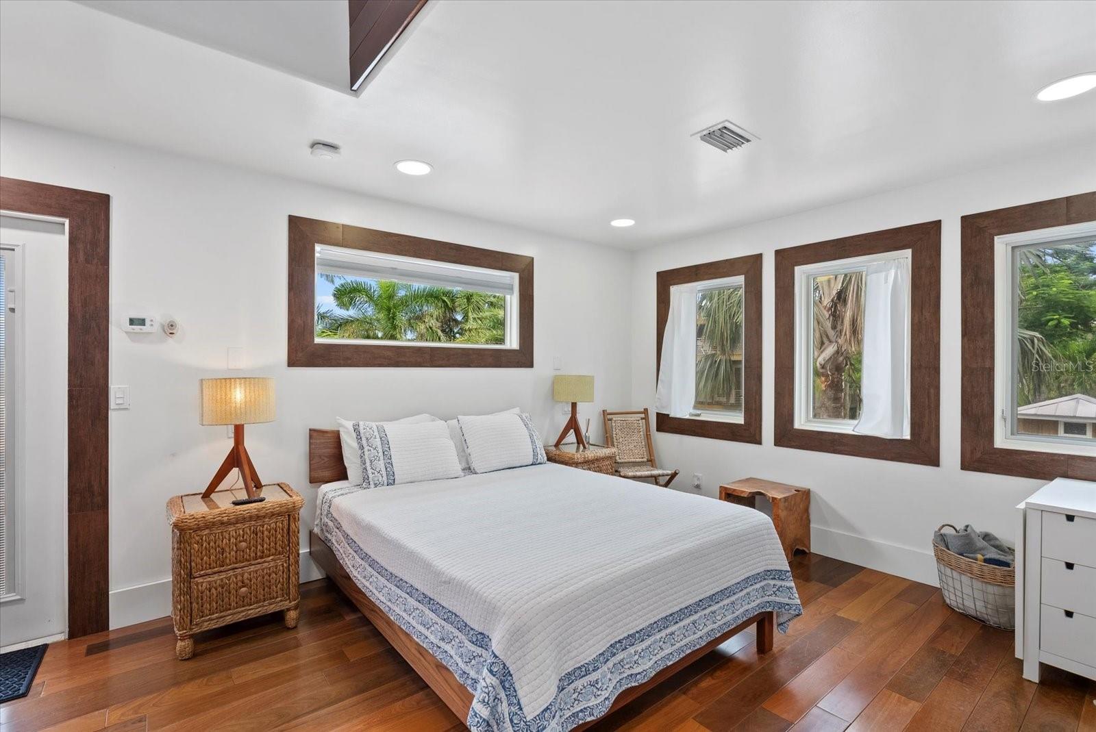 BAY BEACH - Residential