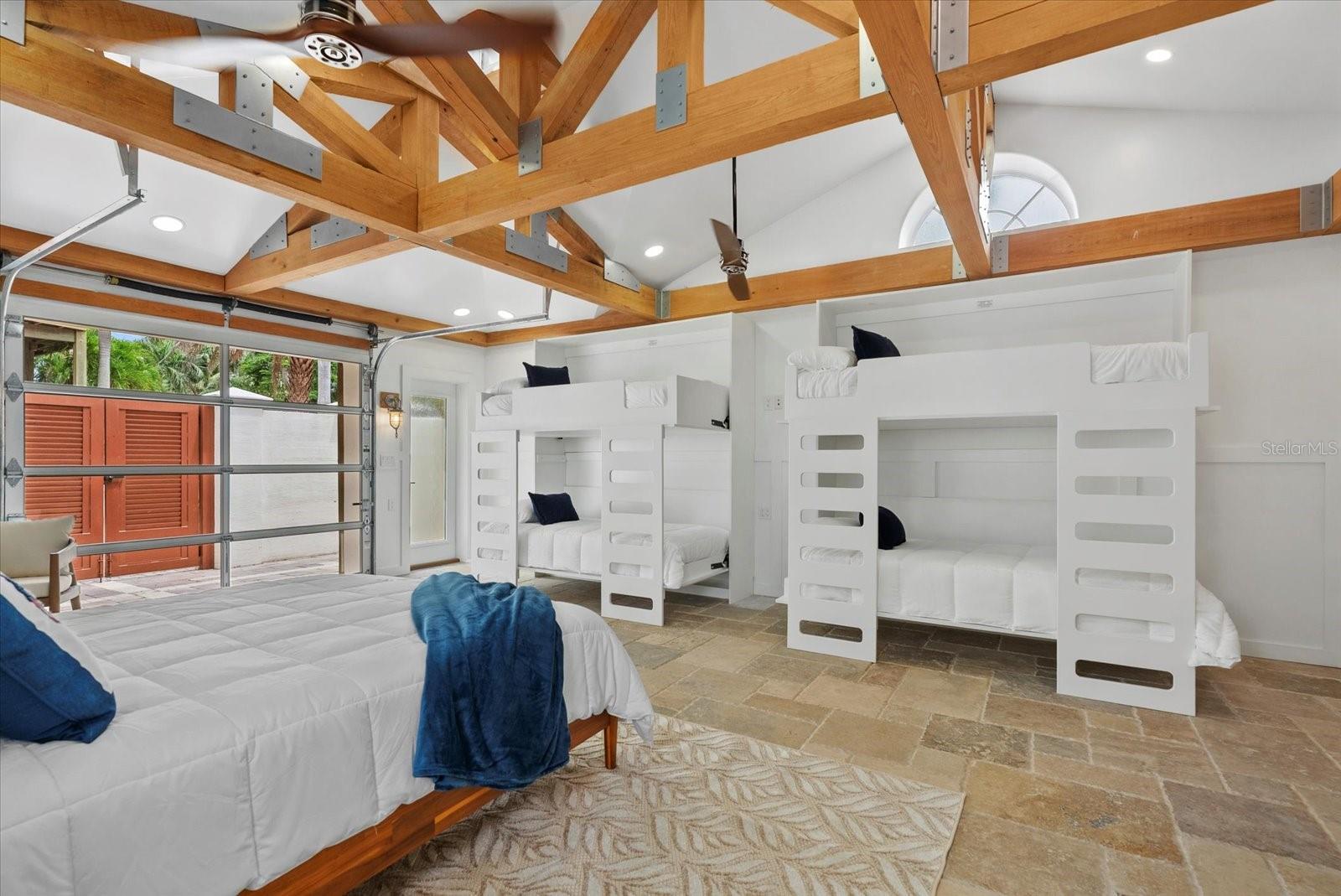BAY BEACH - Residential