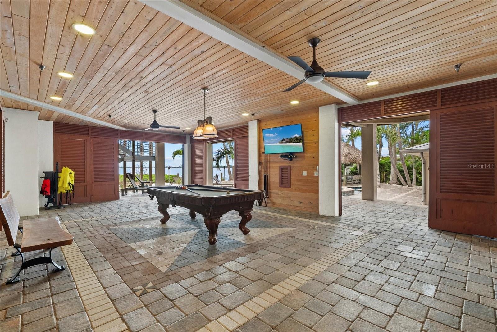 BAY BEACH - Residential