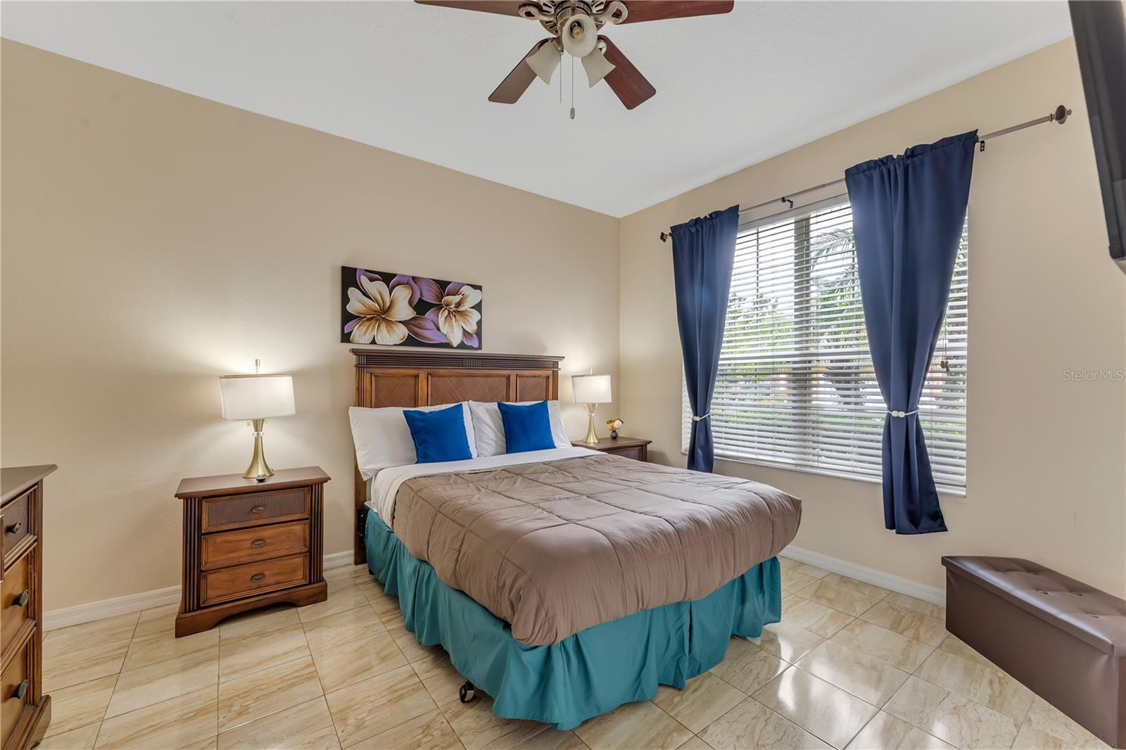 EMERALD ISLAND RESORT PH 5B - Residential Lease