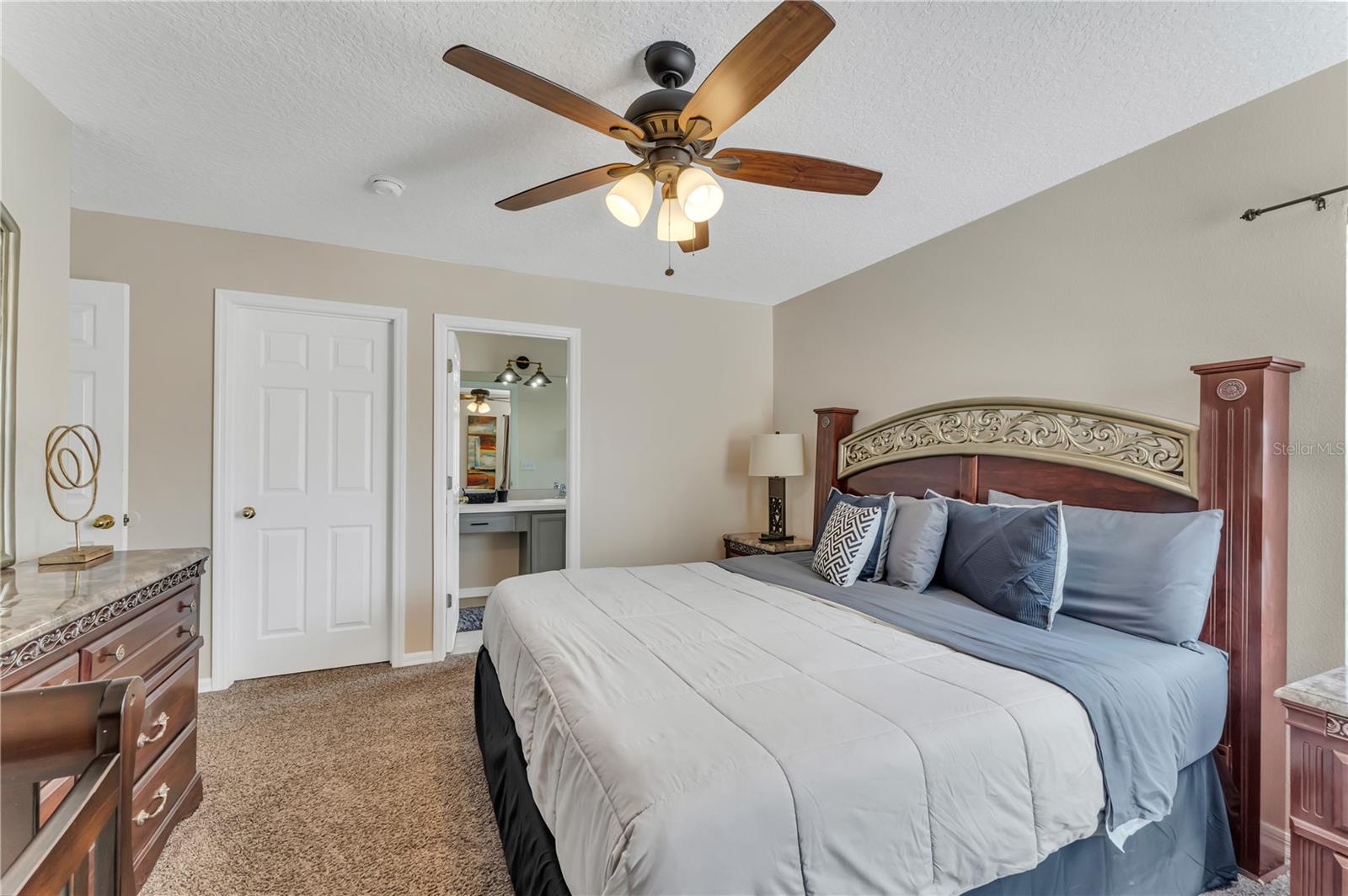 EMERALD ISLAND RESORT PH 5B - Residential Lease