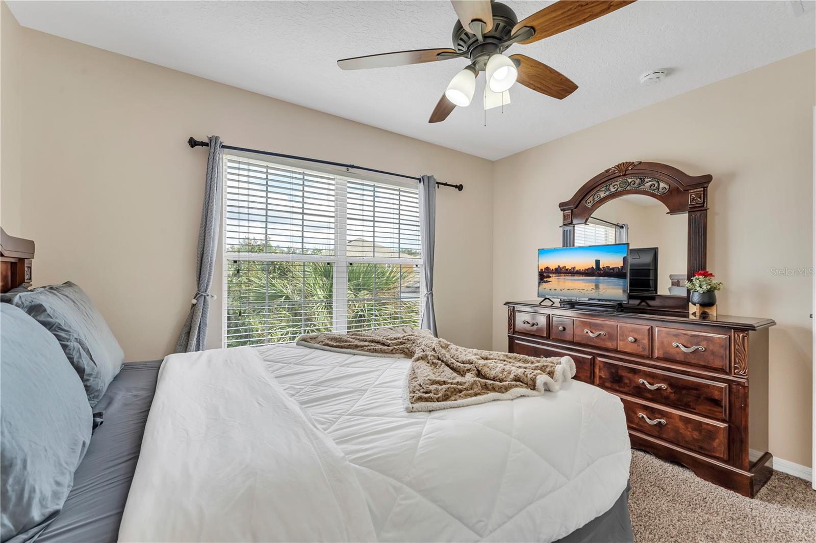 EMERALD ISLAND RESORT PH 5B - Residential Lease