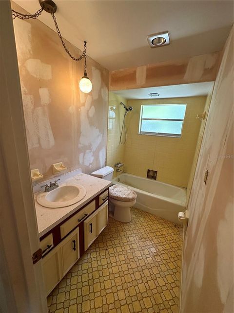 A home in DELTONA