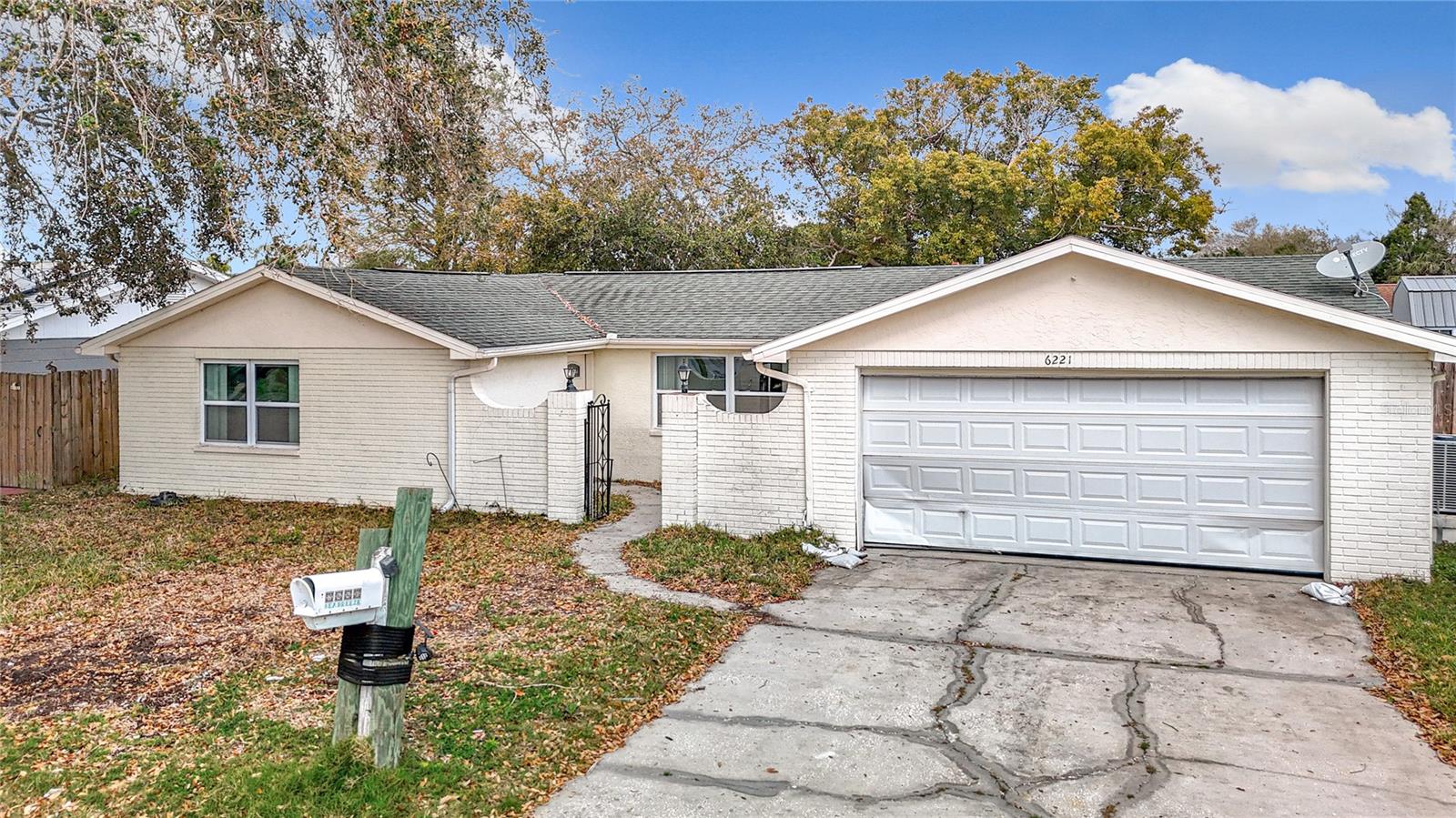 6221 SEABREEZE DRIVE