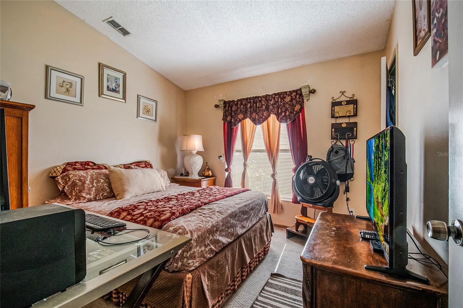 EDGEWATER SHORES - Residential