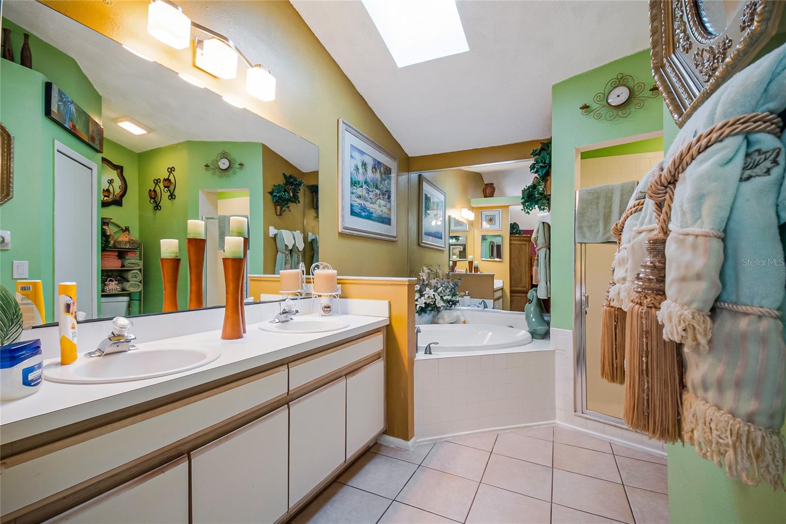 EDGEWATER SHORES - Residential