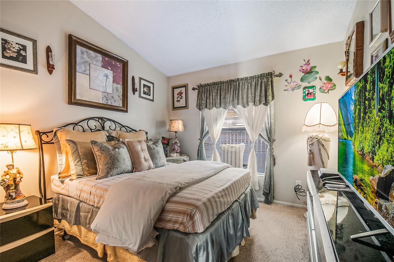 EDGEWATER SHORES - Residential