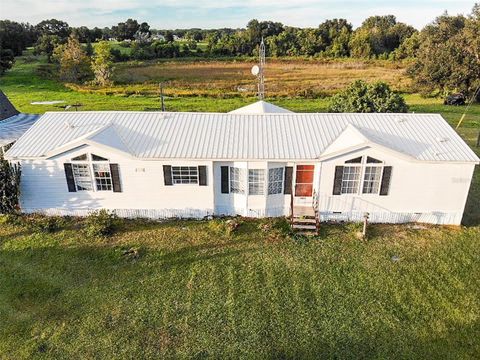 Photo of 16251 SE 161st Court, Weirsdale, FL 32195 (MLS # OM712275)