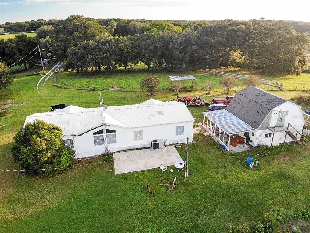 Photo of 16251 SE 161st Court, Weirsdale, FL 32195 (MLS # OM712275)