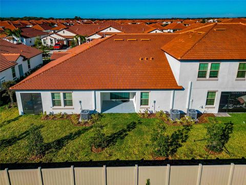 A home in WIMAUMA