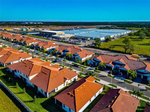 A home in WIMAUMA