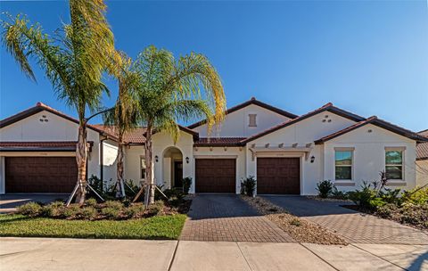 A home in WIMAUMA