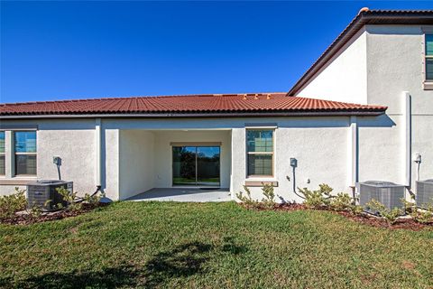 A home in WIMAUMA