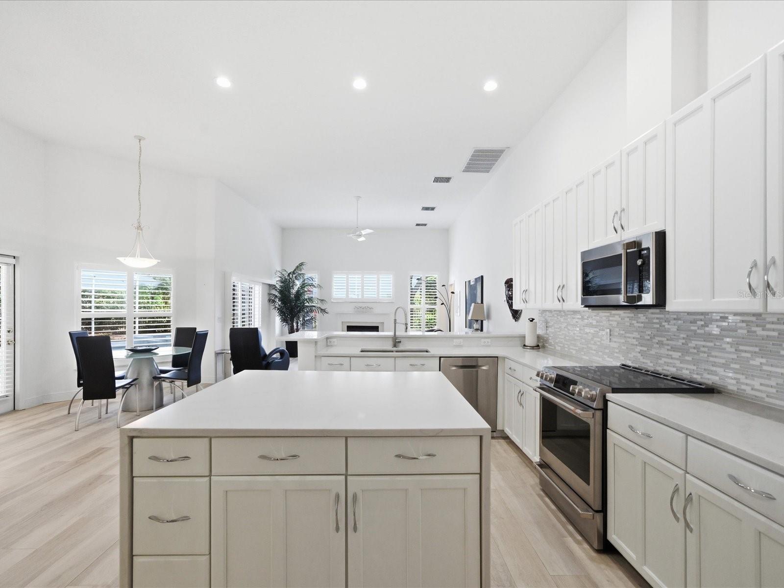 MONTREAUX - Residential