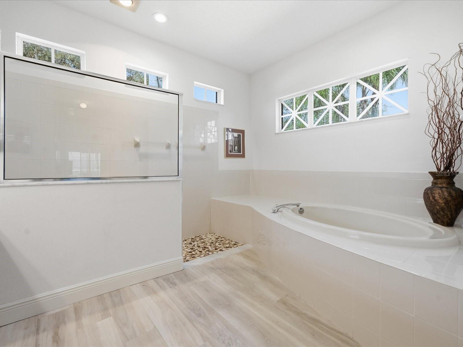 MONTREAUX - Residential